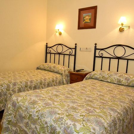 מדריד Hostal Los Alpes חדר תמונה