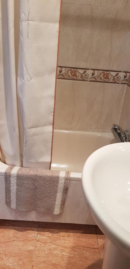 מדריד Hostal Los Alpes מראה חיצוני תמונה