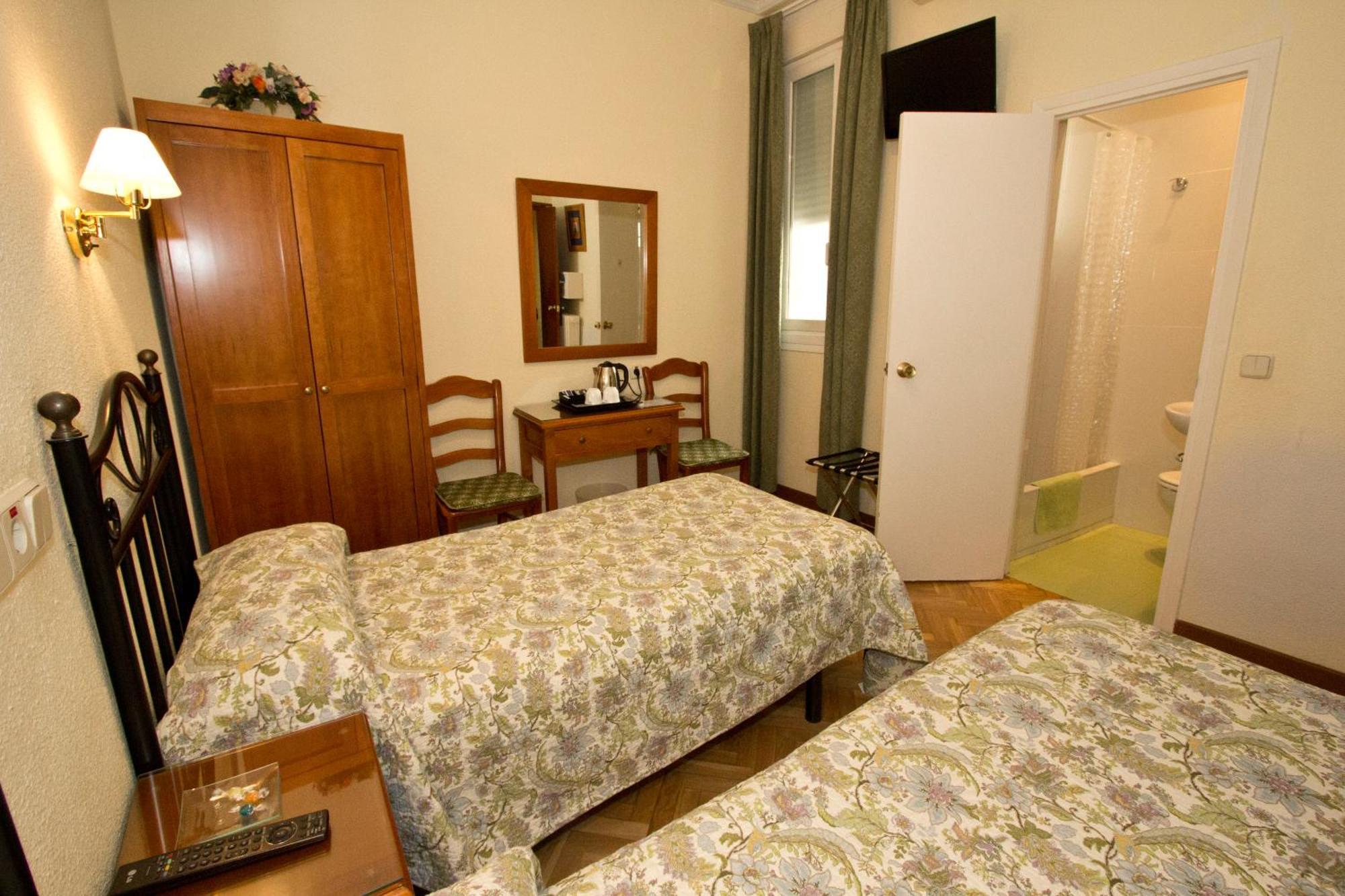 מדריד Hostal Los Alpes חדר תמונה