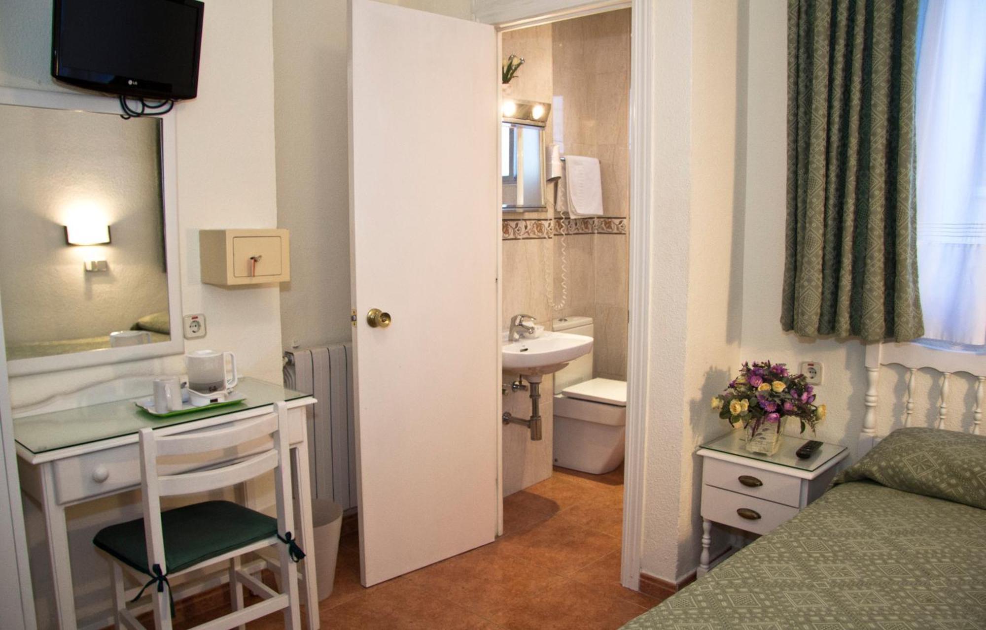 מדריד Hostal Los Alpes חדר תמונה