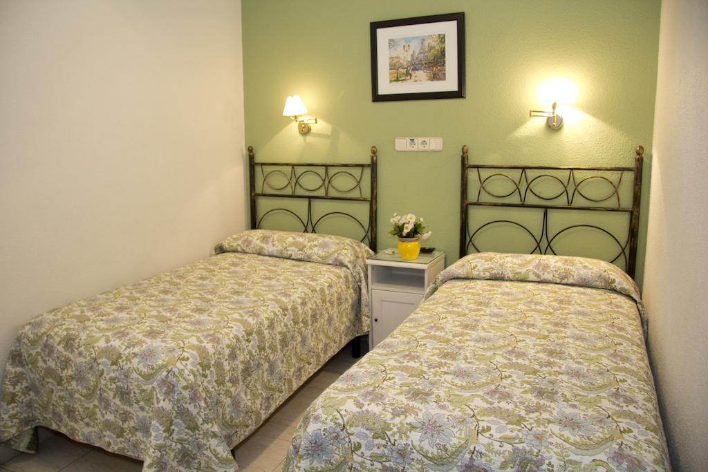 מדריד Hostal Los Alpes מראה חיצוני תמונה