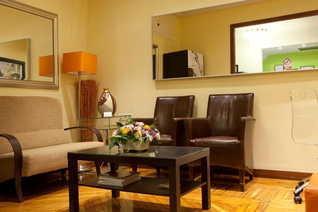 מדריד Hostal Los Alpes מראה חיצוני תמונה