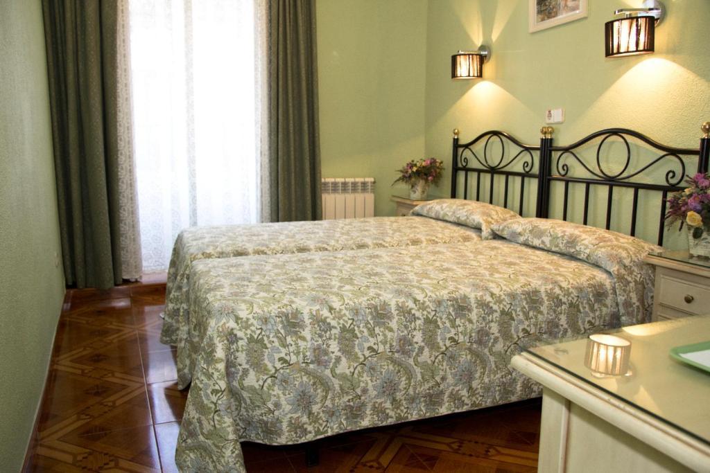 מדריד Hostal Los Alpes חדר תמונה