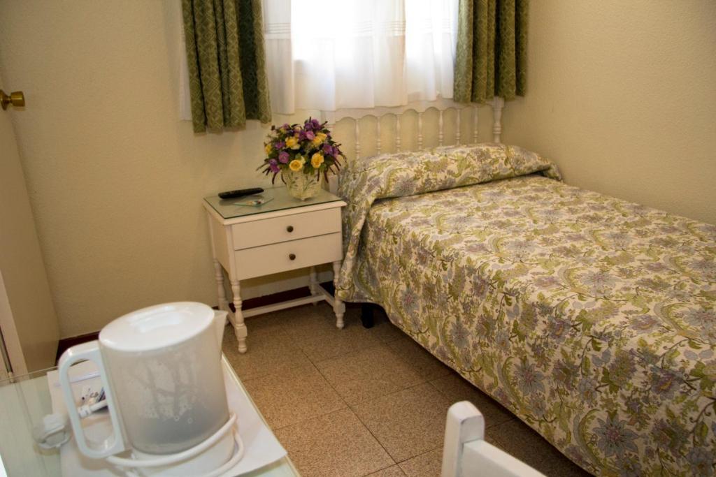 מדריד Hostal Los Alpes מראה חיצוני תמונה