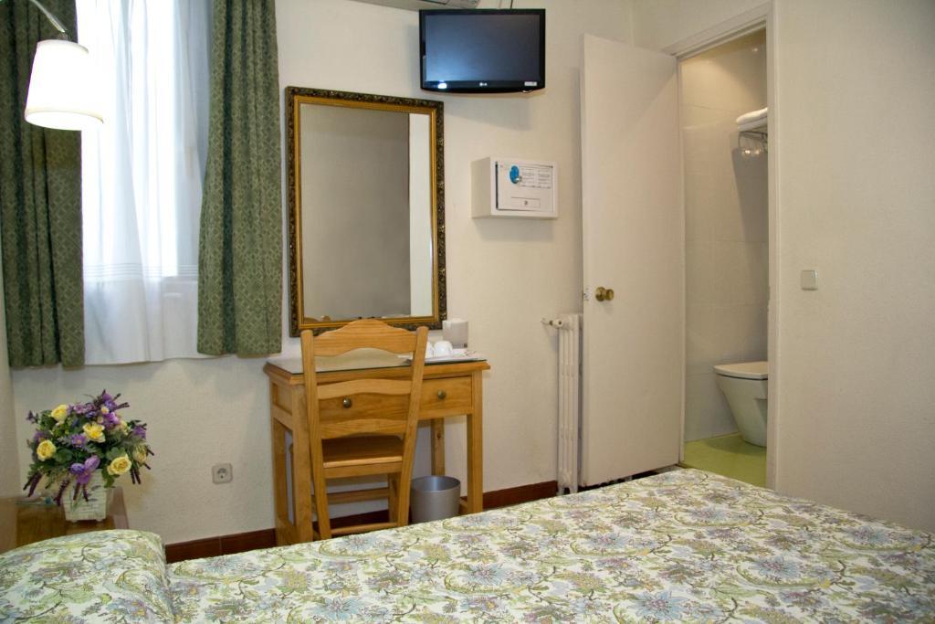 מדריד Hostal Los Alpes חדר תמונה