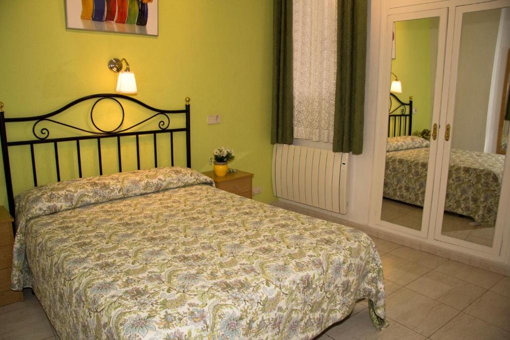 מדריד Hostal Los Alpes חדר תמונה