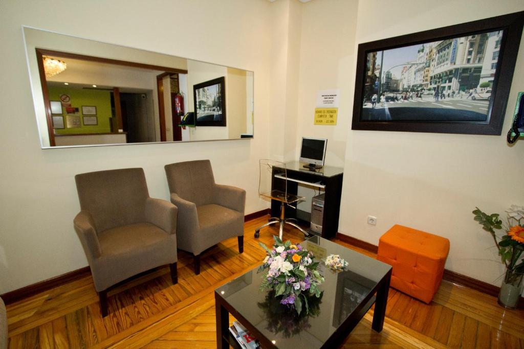 מדריד Hostal Los Alpes מראה חיצוני תמונה