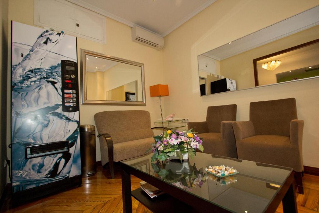 מדריד Hostal Los Alpes מראה חיצוני תמונה